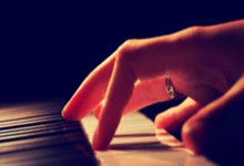 荷兰客场击败波黑，晋级欧国联半决赛